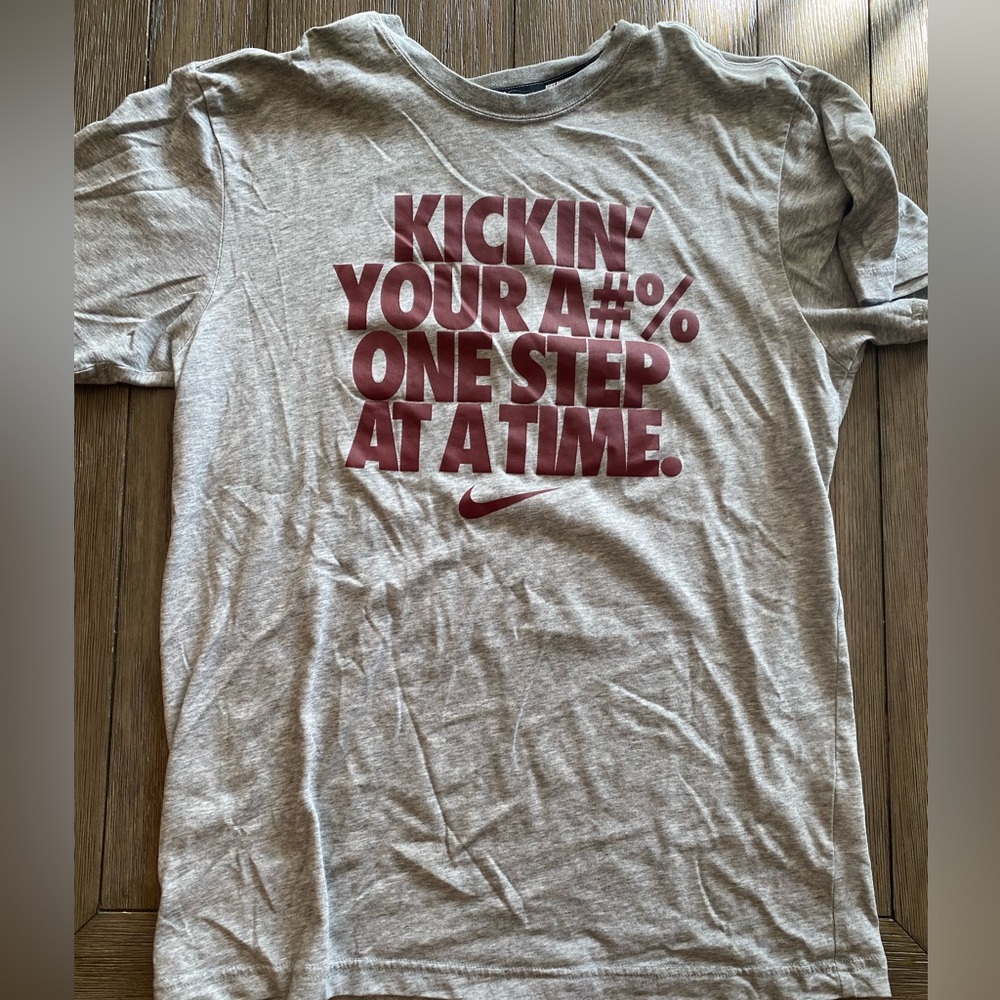 Nike Large, Gray Tee Shirt